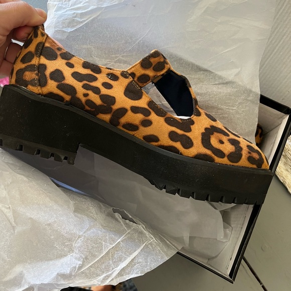 New in box nasty gal size 7 Mary Jane’s - Picture 6 of 9